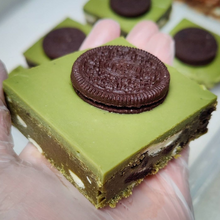Load image into Gallery viewer, Matcha Oreo Blondie