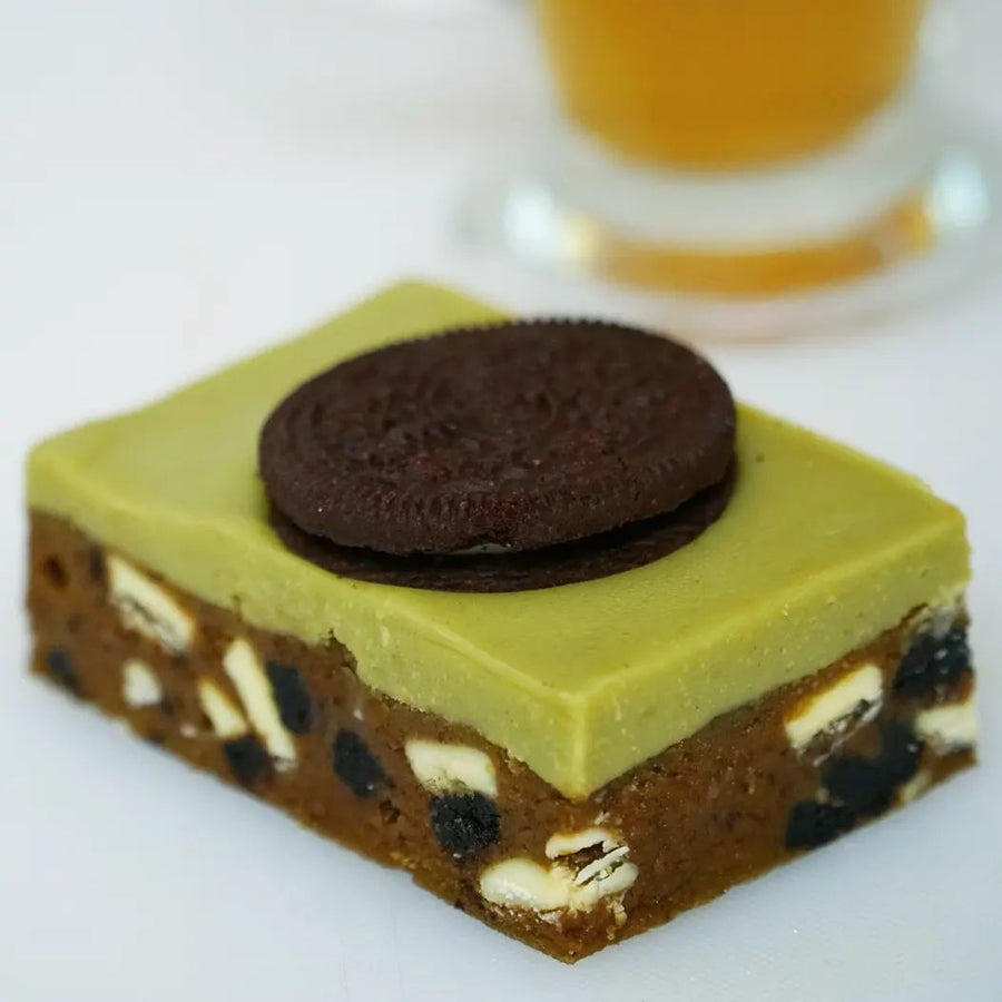 Matcha Oreo Blondie