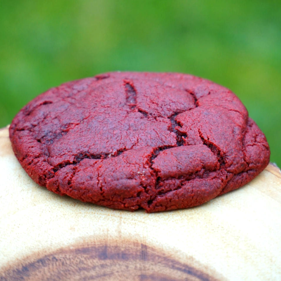 Red Velvet Kinder Stuffed Cookie (150g)