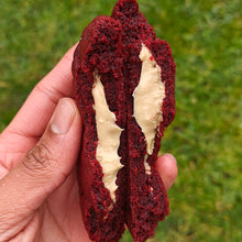 Load image into Gallery viewer, Red Velvet Kinder Stuffed Cookie (150g)
